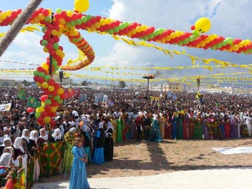 Diyarbakır'da tarihi Nevruz kutlaması