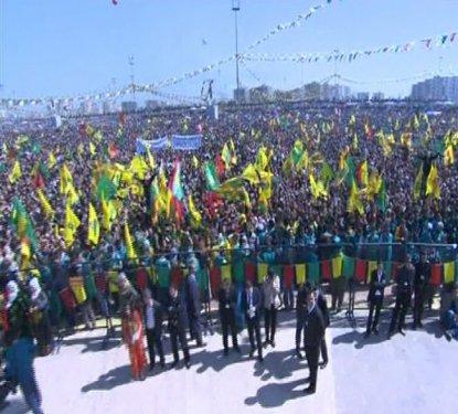 Diyarbakır'da tarihi Nevruz kutlaması