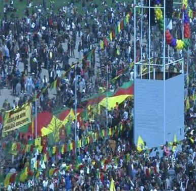 Diyarbakır'da tarihi Nevruz kutlaması