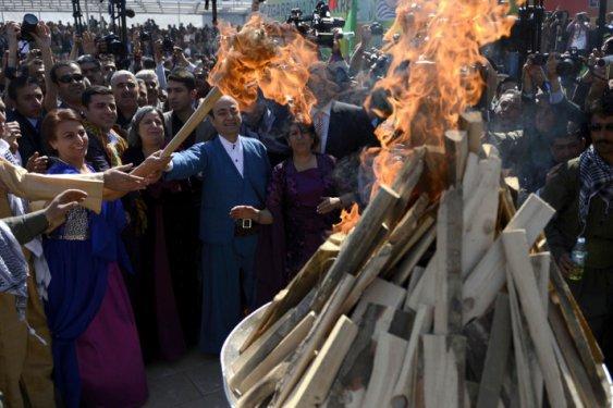 Diyarbakır'da tarihi Nevruz kutlaması