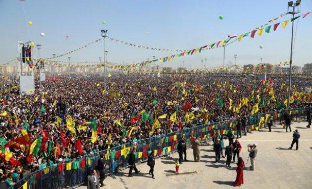 Diyarbakır'da tarihi Nevruz kutlaması