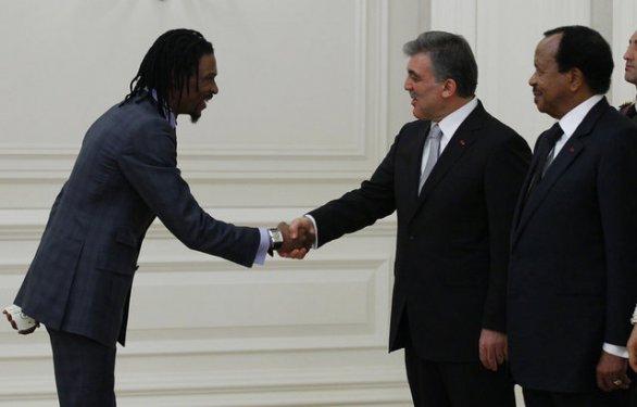 Kamerunlu futbolcular Köşk'te