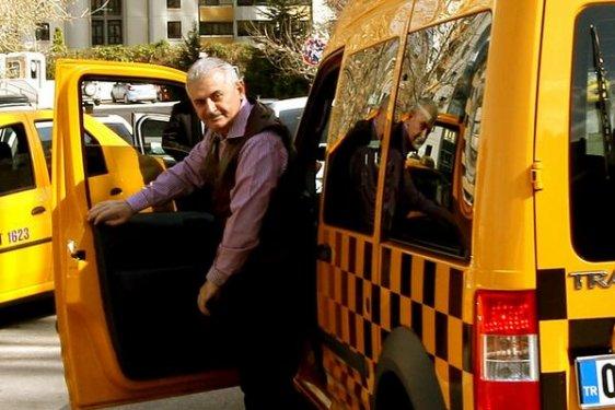Binali Yıldırım taksi şoförü oldu