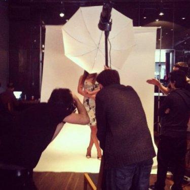 Demet Akalın Elele'nin kapağında