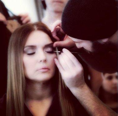 Demet Akalın Elele'nin kapağında