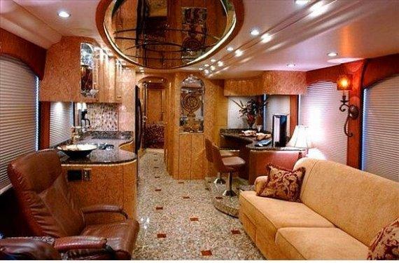 Cem Yılmaz'ın gösterisinde bahsettiği Kakabüs