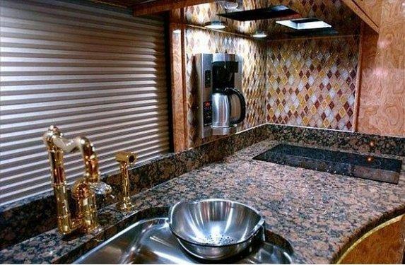 Cem Yılmaz'ın gösterisinde bahsettiği Kakabüs