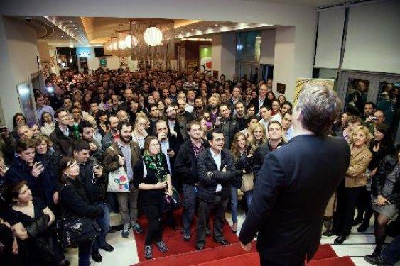 Eddie Izzard şovuna metroyla geldi