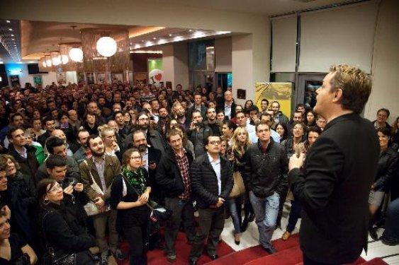 Eddie Izzard şovuna metroyla geldi