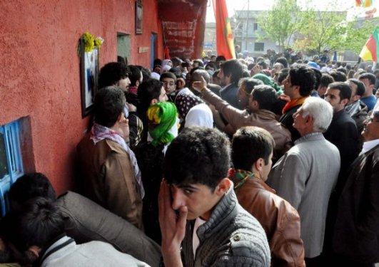 Öcalan'ın doğum gününde pasta kesildi