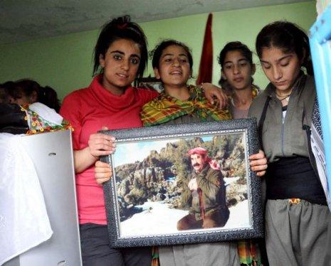 Öcalan'ın doğum gününde pasta kesildi