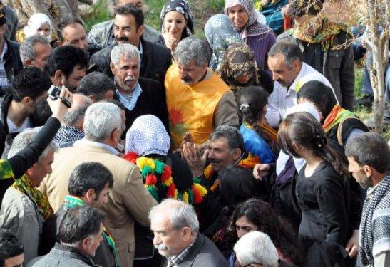 Öcalan'ın doğum gününde pasta kesildi