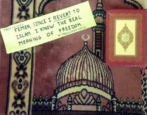 Müslüman Kadınlar FEMEN'e Karşı