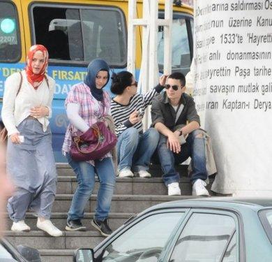 Rüzgar Erkoçlar sevgilisiyle görüntülendi