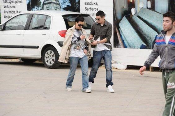 Rüzgar Erkoçlar sevgilisiyle görüntülendi