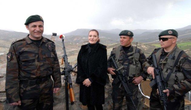 Candan Erçetin Tunceli'de