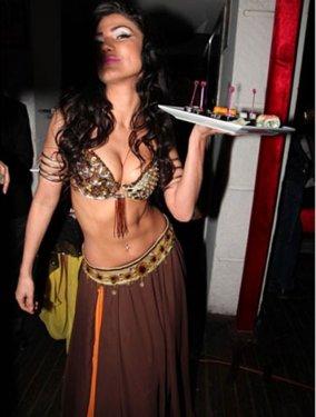 Alişan'ın dansözlü albüm tanıtımı