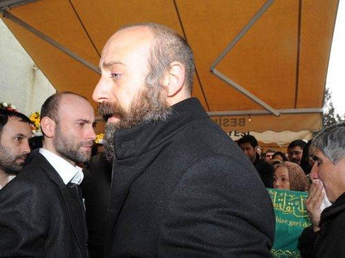 Timur Savcı'nın kardeşi gözyaşlarıyla uğurlandı