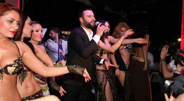 Alişan'ın dansözlü albüm tanıtımı