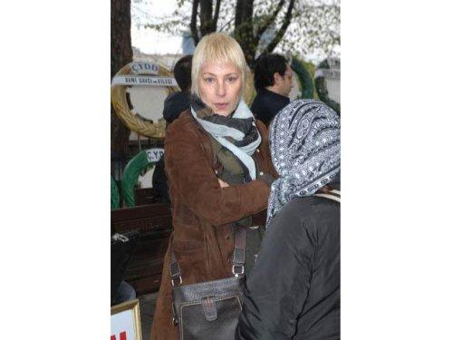 Timur Savcı'nın kardeşi gözyaşlarıyla uğurlandı