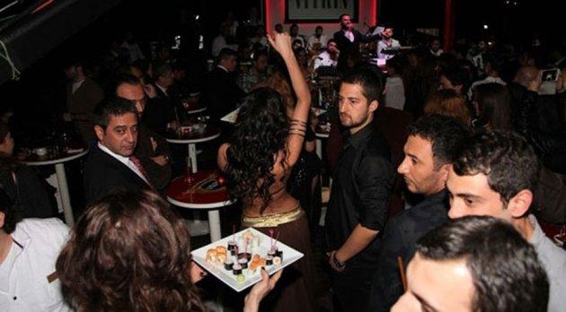 Alişan'ın dansözlü albüm tanıtımı