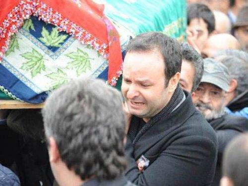 Timur Savcı'nın kardeşi gözyaşlarıyla uğurlandı