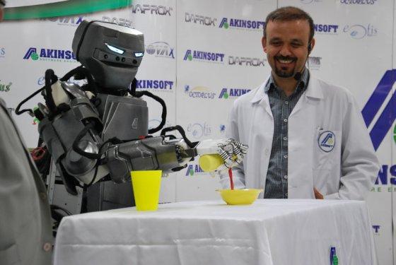 Yerli insansı robot AKINCI 2
