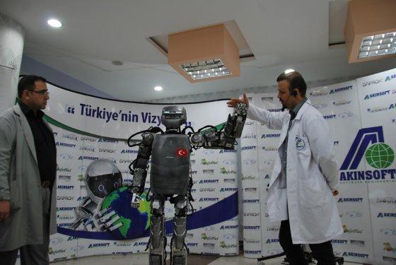 Yerli insansı robot AKINCI 2