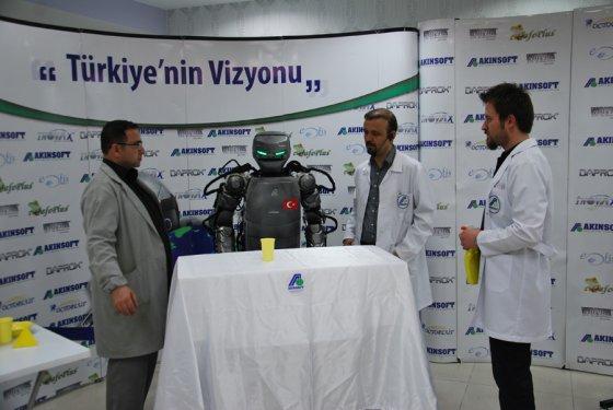 Yerli insansı robot AKINCI 2