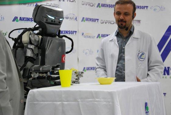 Yerli insansı robot AKINCI 2