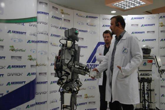 Yerli insansı robot AKINCI 2