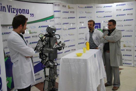 Yerli insansı robot AKINCI 2