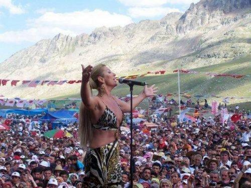 Ünlüler hangi takımı tutuyor