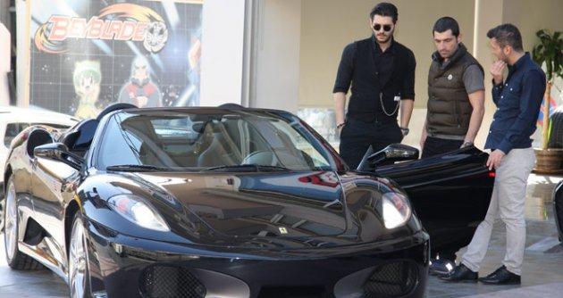 Tolgahan Sayışman'ın Ferrari'si