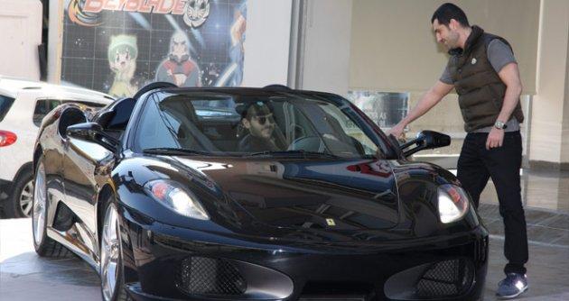 Tolgahan Sayışman'ın Ferrari'si