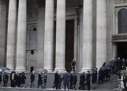  Margaret Thatcher uğurlanıyor