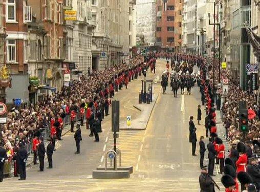  Margaret Thatcher uğurlanıyor