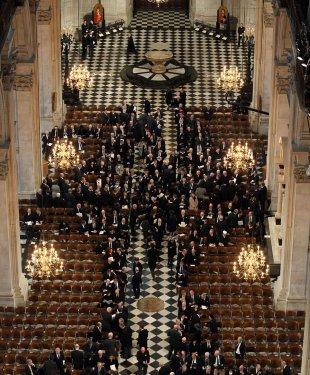  Margaret Thatcher uğurlanıyor