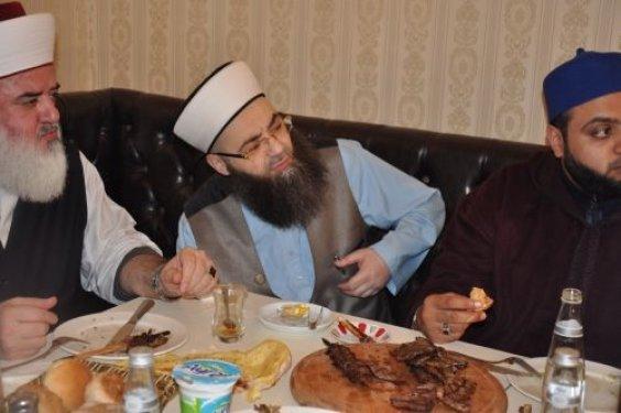 Lüks günah diyen Cübbeli'nin marka sever oğlu