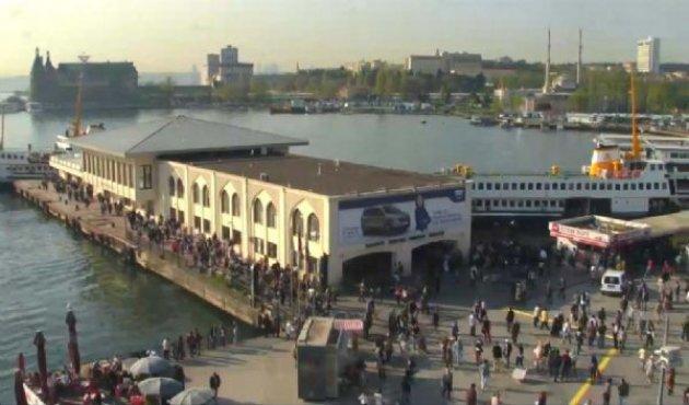 Kadıköy'deki Eminönü iskelesine vapur çarptı - Resim 8