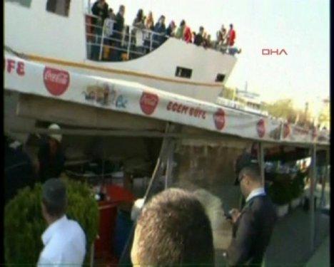 Kadıköy'deki Eminönü iskelesine vapur çarptı - Resim 12