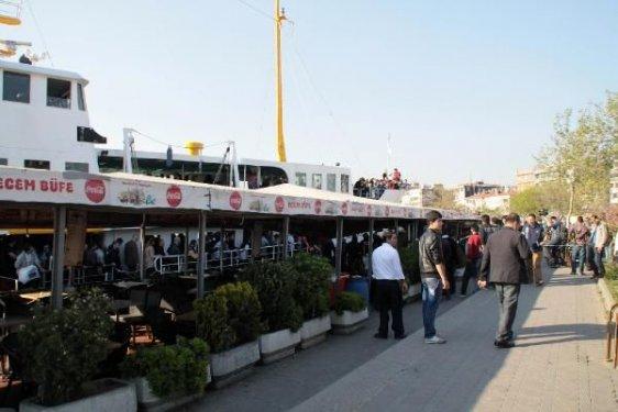 Kadıköy'deki Eminönü iskelesine vapur çarptı - Resim 4