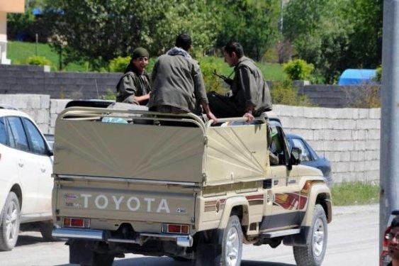 Gazeteciler Kandil'de didik didik arandı