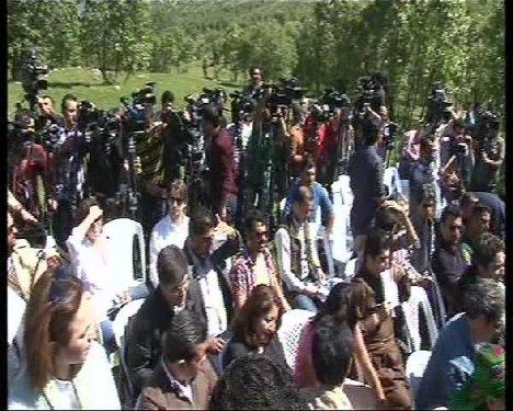 Gazeteciler Kandil'de didik didik arandı