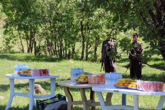 Gazeteciler Kandil'de didik didik arandı