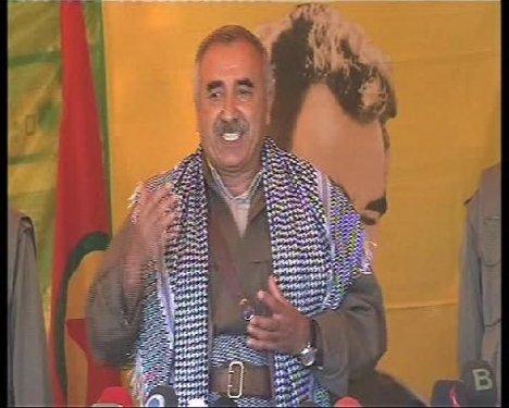 Gazeteciler Kandil'de didik didik arandı