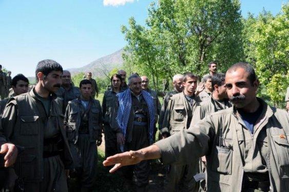 Gazeteciler Kandil'de didik didik arandı