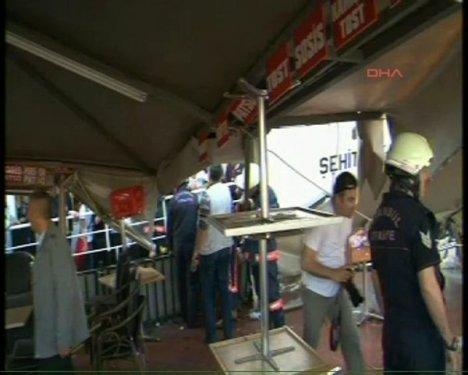 Kadıköy'deki Eminönü iskelesine vapur çarptı - Resim 10