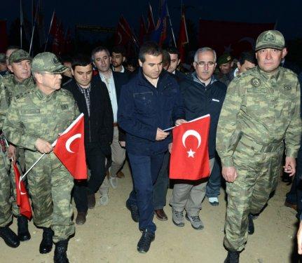 Çanakkale'de şafak yürüyüşü