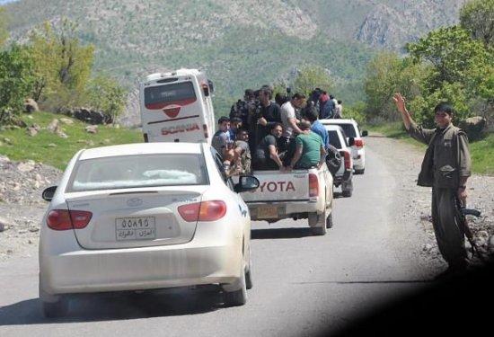 Gazeteciler Kandil'de didik didik arandı